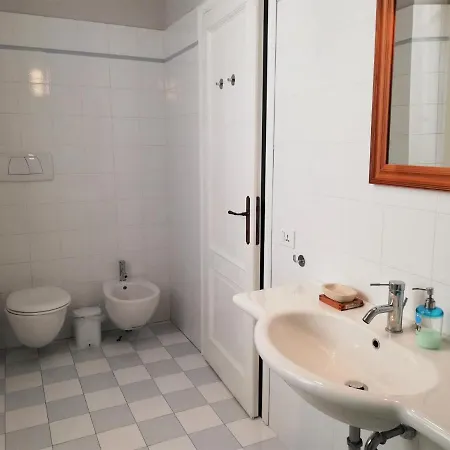 Scalabrini Guest house Como